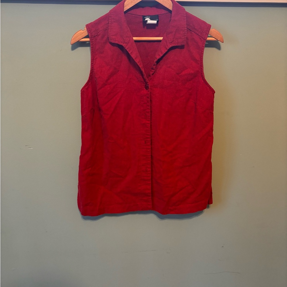 Chic Red Sleeveless Blouse